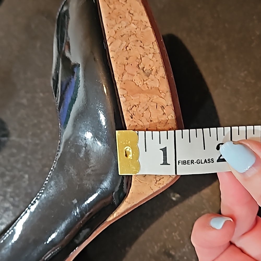 Cole Haan Peep Toe Black Patent Cork Heal shoes 8.5 - Picture 3 of 7